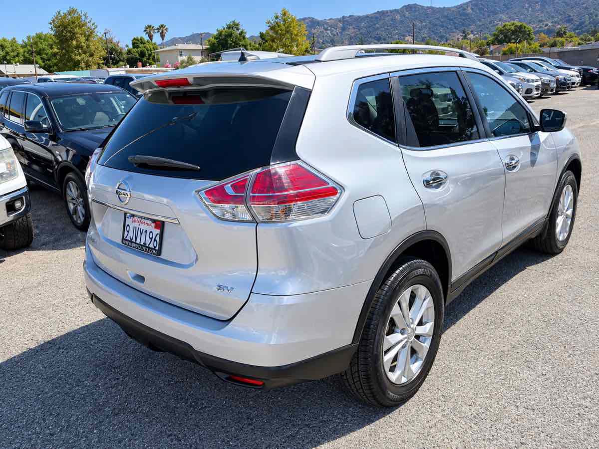 Used 2016 Nissan Rogue SV FWD image 6