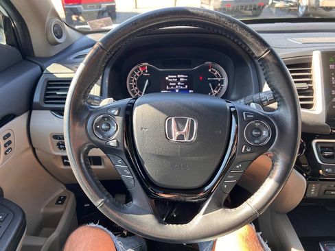 Used 2016 Honda Pilot Touring image 14