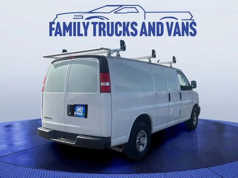 Used 2023 Chevrolet Express 3500 w/ Driver Convenience Package image 5