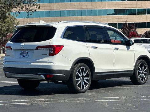 Used 2019 Honda Pilot Touring image 4