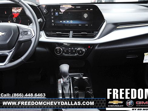 Certified 2025 Chevrolet Trax LT w/ Driver Confidence Package FWD image 14