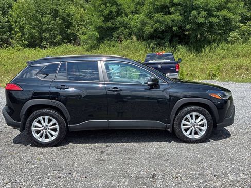 Used 2023 Toyota Corolla Cross LE w/ Moonroof Package AWD/4WD image 4