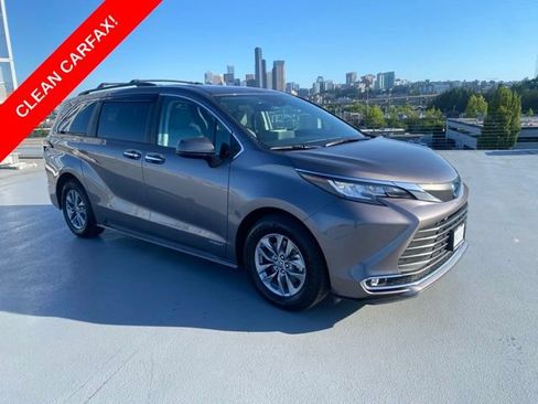 Used 2021 Toyota Sienna XLE AWD/4WD image 1