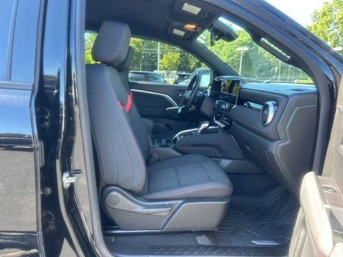 Used 2023 Chevrolet Colorado Z71 w/ Z71 Convenience Package 2 AWD/4WD image 15