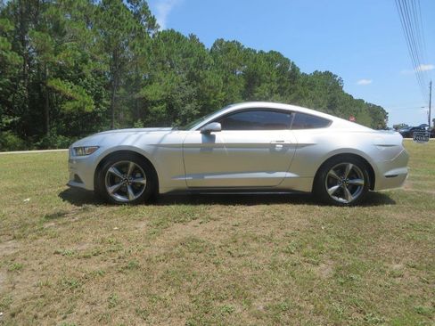 Used 2016 Ford Mustang Coupe RWD image 1