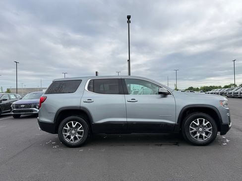Used 2023 GMC Acadia SLE FWD image 4