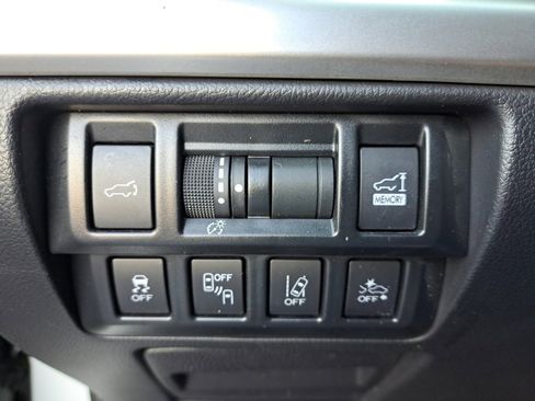 Used 2018 Subaru Outback 2.5i Limited image 38