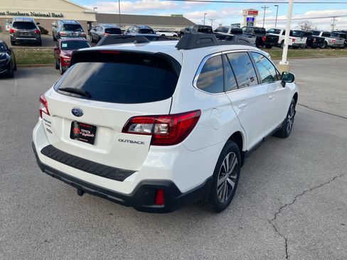 Used 2018 Subaru Outback 2.5i Limited image 7
