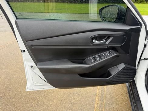 Used 2023 Honda Accord Sport image 11
