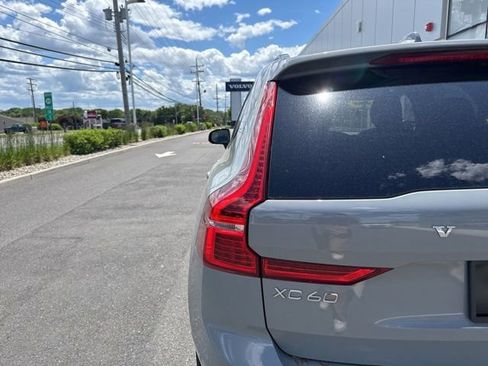 Used 2025 Volvo XC60 B5 Plus AWD/4WD image 10