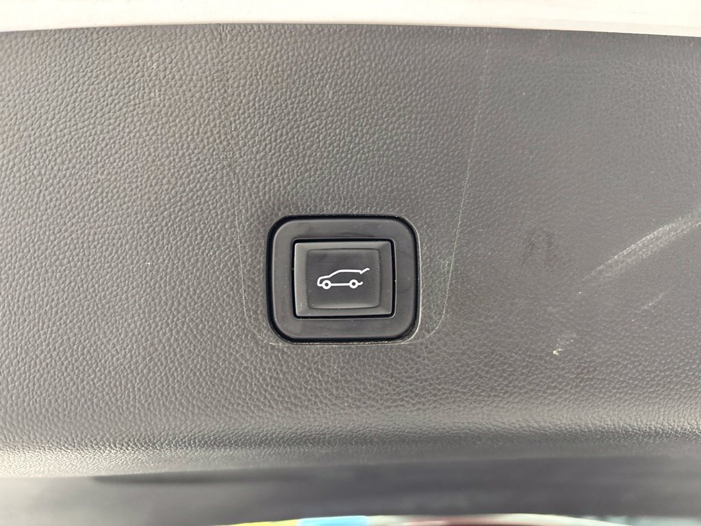 Used 2019 Chevrolet Traverse LT w/ LPO, Floor Liner Package AWD/4WD image 48