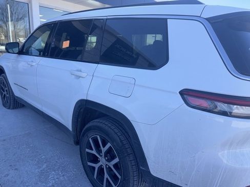 Used 2024 Jeep Grand Cherokee L Limited w/ Luxury Tech Group II image 5