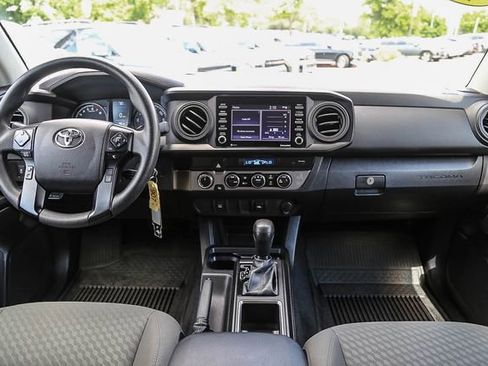 Used 2022 Toyota Tacoma SR AWD/4WD image 13