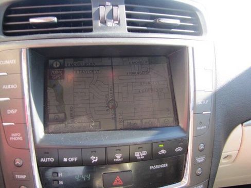 Used 2011 Lexus IS 250C RWD image 17