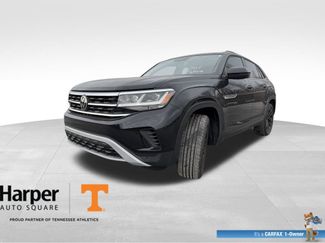 Used 2023 Volkswagen Atlas Cross Sport SE w/ Black Wheel Package video 1