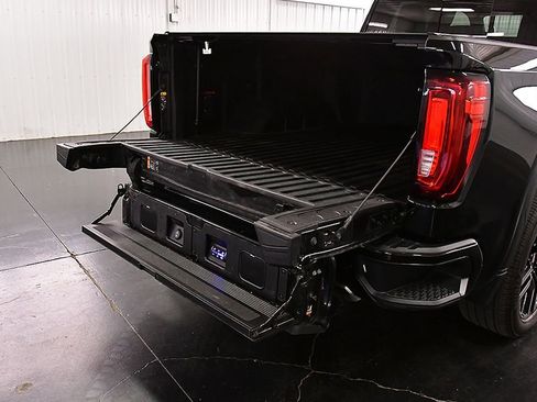 Used 2024 GMC Sierra 1500 Denali w/ Denali Reserve Package AWD/4WD image 15
