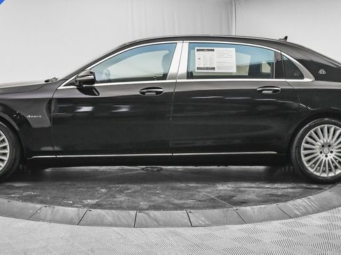 Used 2017 Mercedes-Benz Maybach S 550 4MATIC image 4