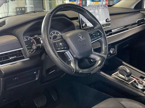Used 2022 Mitsubishi Outlander SE FWD image 4