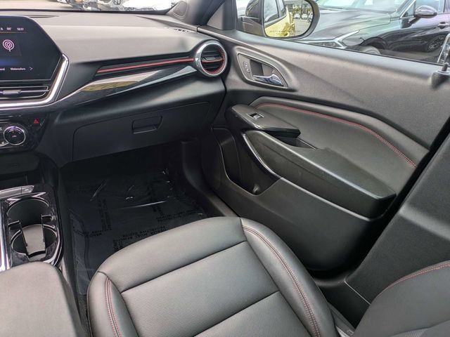Used 2025 Chevrolet Trax RS w/ Driver Confidence Package FWD image 17