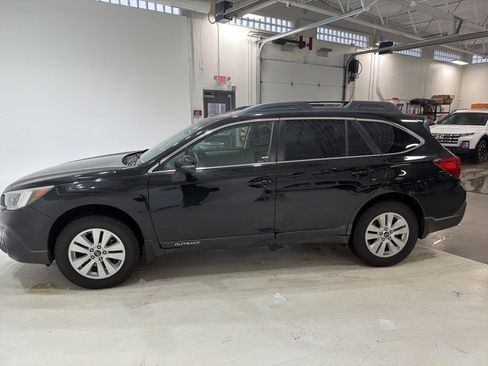 Used 2018 Subaru Outback 2.5i Premium image 5