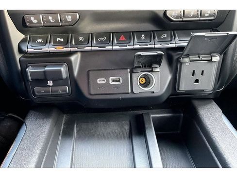 Used 2020 Chevrolet Silverado 1500 High Country image 25