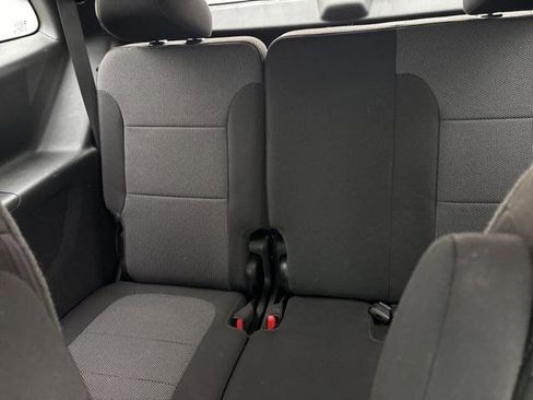 Used 2023 Chevrolet Traverse LT image 35