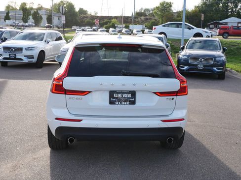 Used 2020 Volvo XC60 T5 Momentum w/ Protection Package Premier AWD/4WD image 6