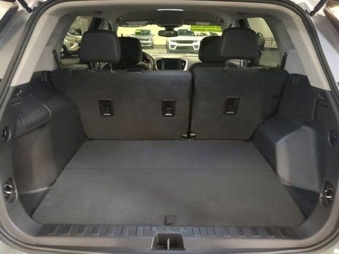 Used 2024 GMC Terrain SLE FWD image 12