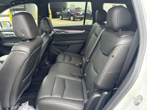 Certified 2022 Cadillac XT6 Luxury FWD image 12