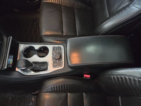 Used 2017 Jeep Grand Cherokee SRT image 18