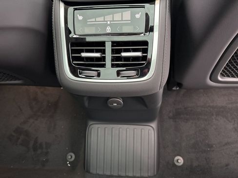 New 2026 Volvo XC90 T8 Ultra w/ Protection Package Premier AWD/4WD image 48
