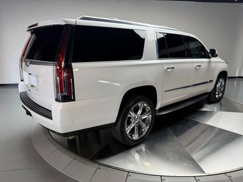 Used 2017 Cadillac Escalade ESV Premium Luxury AWD/4WD image 2