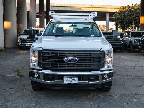 New 2026 Ford F250 XL w/ XL Chrome Package image 2