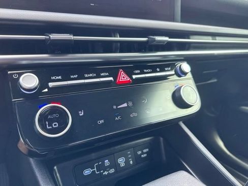 Used 2025 Hyundai Santa Cruz SEL FWD image 3