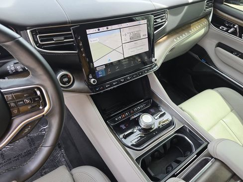 Used 2022 Jeep Grand Wagoneer Series I AWD/4WD image 26