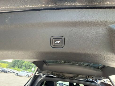 Used 2024 GMC Yukon SLT AWD/4WD image 58