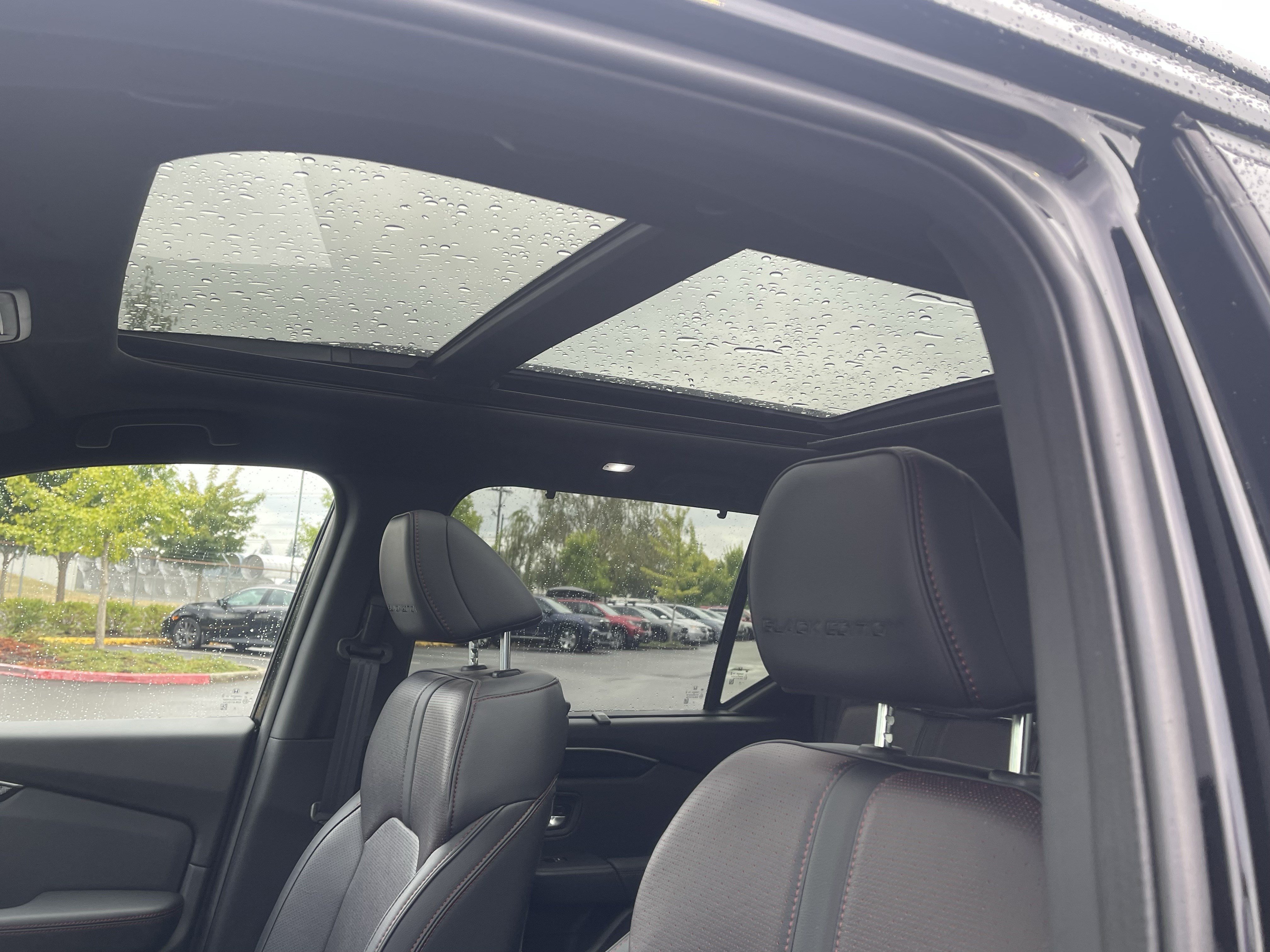 Used 2025 Honda Pilot Black Edition image 19