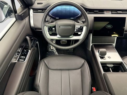 New 2026 Land Rover Range Rover Long Wheelbase SE image 10