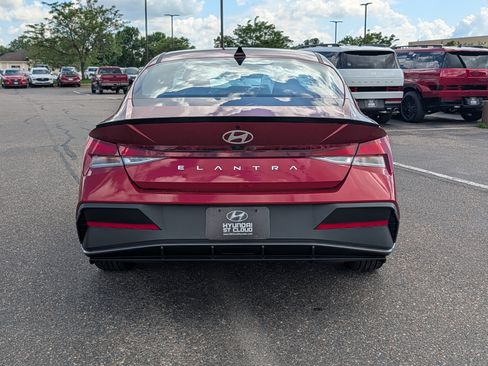 Certified 2025 Hyundai Elantra Sport FWD image 4