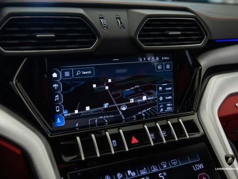 Used 2021 Lamborghini Urus AWD/4WD image 50