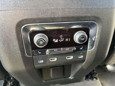 Used 2022 Chevrolet Tahoe Premier w/ Premium Package image 13