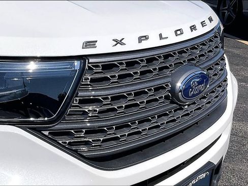 Used 2024 Ford Explorer XLT w/ Equipment Group 202A AWD/4WD image 35