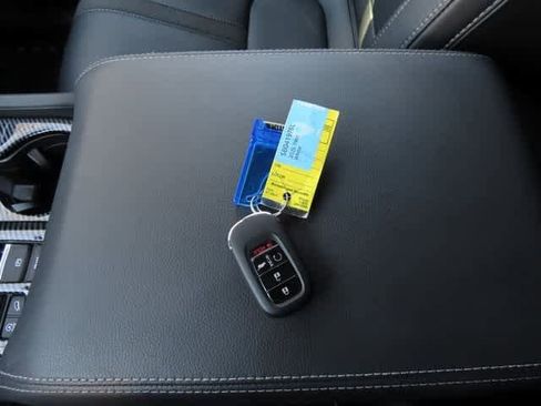 Certified 2025 Honda Pilot Touring image 32