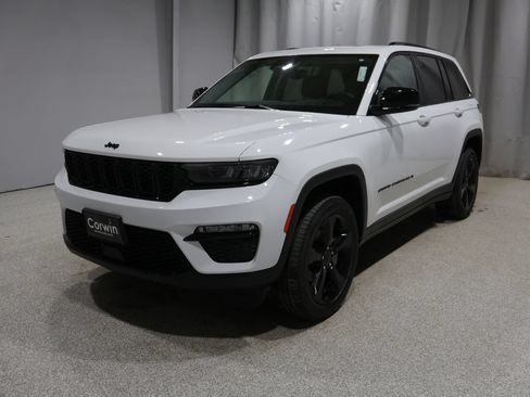 Certified 2023 Jeep Grand Cherokee Limited w/ Black Appearance Package AWD/4WD image 6