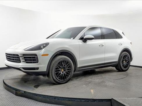 Used 2019 Porsche Cayenne image 2