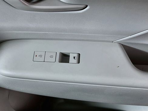 Used 2025 Hyundai Kona SEL FWD image 31