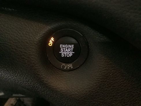 Used 2021 Jeep Cherokee Limited image 16