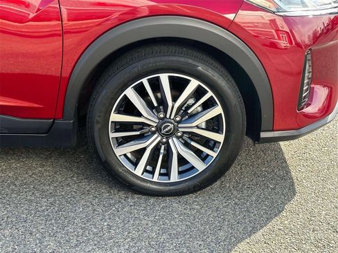 Certified 2023 Nissan Kicks SV image 7