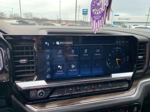 Used 2025 Chevrolet Silverado 1500 LT Trail Boss w/ Convenience Package II image 13