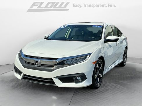 Used 2018 Honda Civic Touring image 4